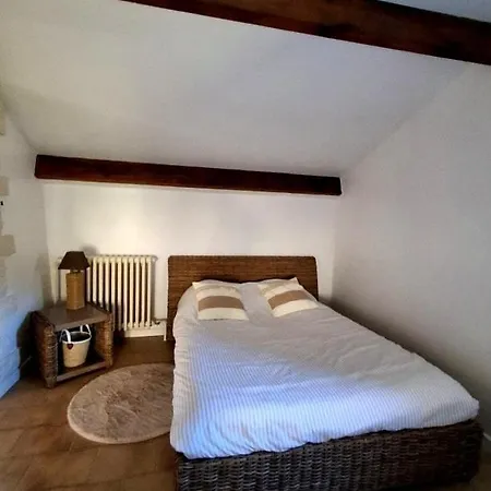 Corps De Ferme En Haute Provence